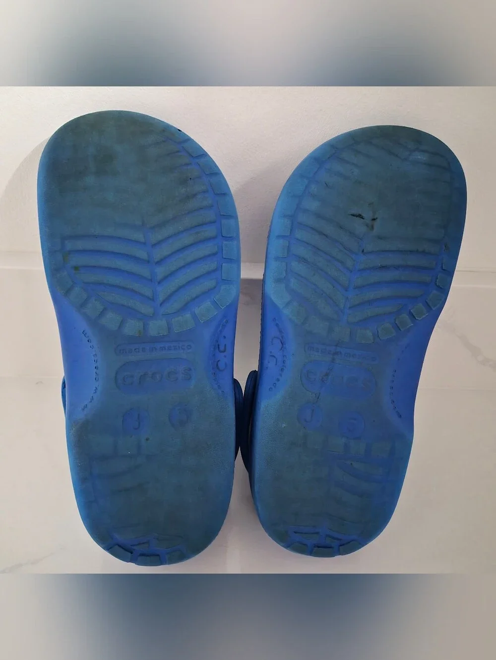 Crocs Classic Clogs Youth Sz J5 Blue